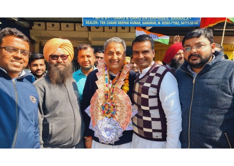 ਸੰਗਰੂਰ ਦੇ ਅਨਾਜ ਮੰਡੀ ਵਿਖੇ ਜਾ ਕੇ ਡੋਰ ਟੂ ਡੋਰ ਚੋਣ ਪ੍ਰਚਾਰ ਕੀਤਾ 