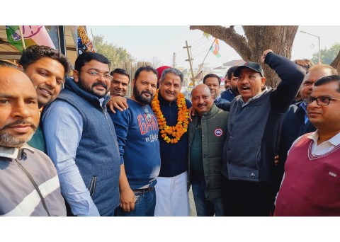 ਸੰਗਰੂਰ ਦੇ ਅਨਾਜ ਮੰਡੀ ਵਿਖੇ ਜਾ ਕੇ ਡੋਰ ਟੂ ਡੋਰ ਚੋਣ ਪ੍ਰਚਾਰ ਕੀਤਾ 